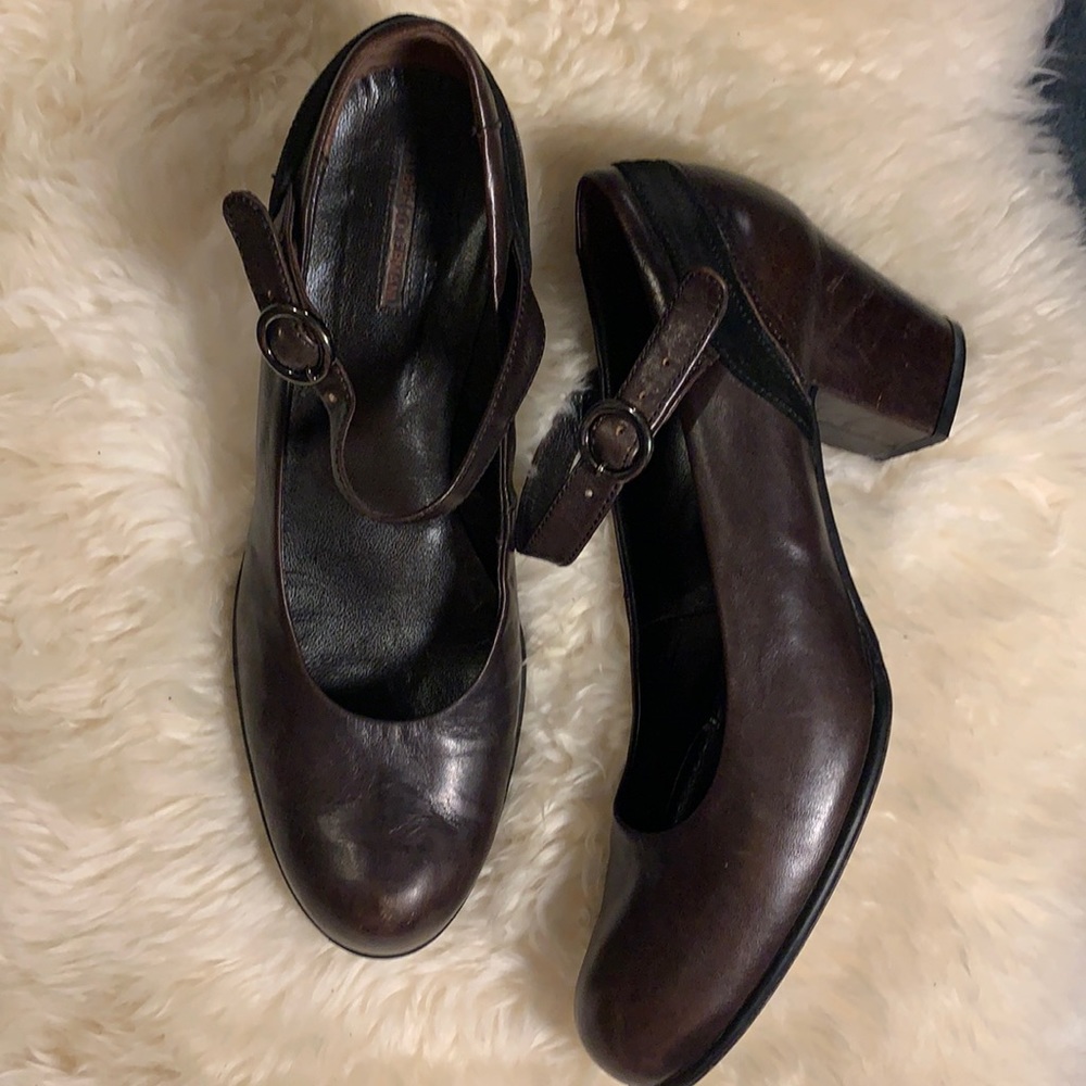 Vintage Alberto Fermani Mary Jane Heels